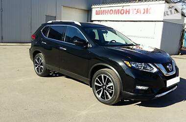 Позашляховик / Кросовер Nissan Rogue 2017 в 