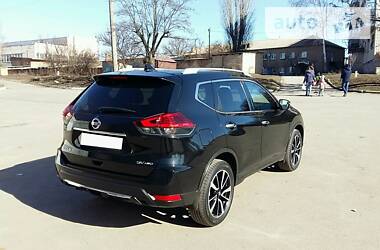 Позашляховик / Кросовер Nissan Rogue 2017 в 