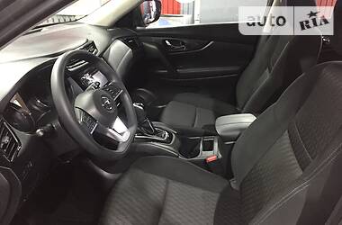 Позашляховик / Кросовер Nissan Rogue 2017 в 