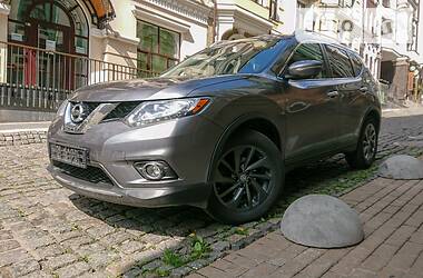 Позашляховик / Кросовер Nissan Rogue 2015 в 