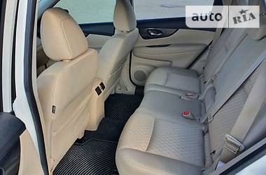 Позашляховик / Кросовер Nissan Rogue 2017 в 