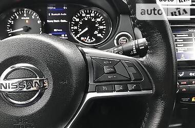 Позашляховик / Кросовер Nissan Rogue 2017 в 