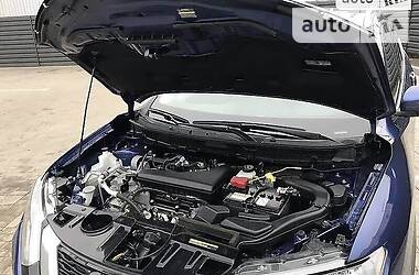 Позашляховик / Кросовер Nissan Rogue 2017 в 