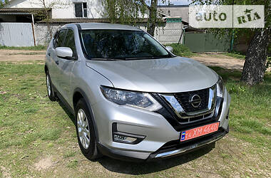 Позашляховик / Кросовер Nissan Rogue 2018 в 