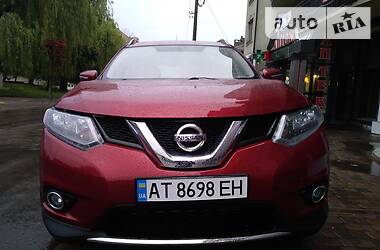 Позашляховик / Кросовер Nissan Rogue 2014 в 