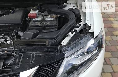Позашляховик / Кросовер Nissan Rogue 2015 в 