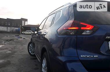 Позашляховик / Кросовер Nissan Rogue 2017 в 