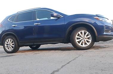 Позашляховик / Кросовер Nissan Rogue 2017 в 