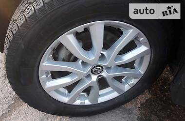 Позашляховик / Кросовер Nissan Rogue 2017 в 