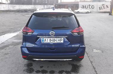 Позашляховик / Кросовер Nissan Rogue 2017 в 