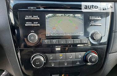 Позашляховик / Кросовер Nissan Rogue 2016 в 