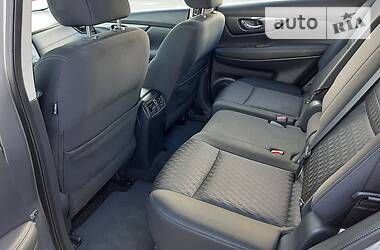 Позашляховик / Кросовер Nissan Rogue 2016 в 