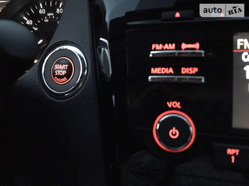 Позашляховик / Кросовер Nissan Rogue 2015 в Луцьку