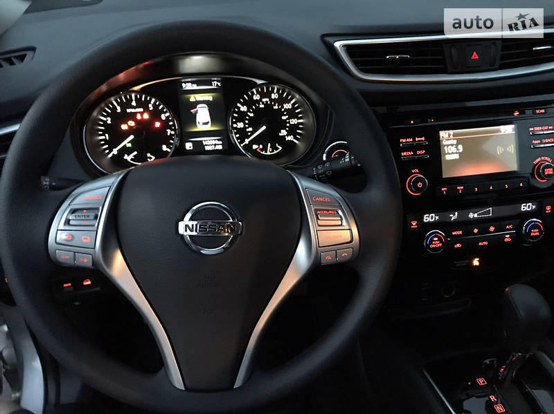 Позашляховик / Кросовер Nissan Rogue 2015 в Луцьку