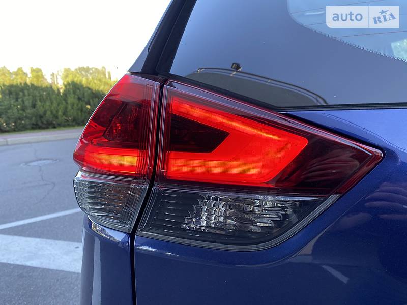 Позашляховик / Кросовер Nissan Rogue 2018 в Києві