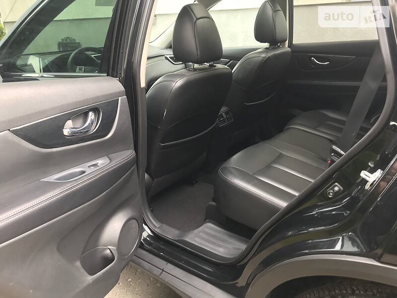 Позашляховик / Кросовер Nissan Rogue 2016 в Києві