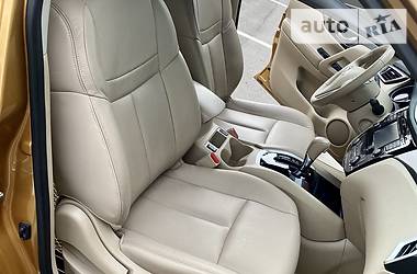 Позашляховик / Кросовер Nissan Rogue 2014 в 