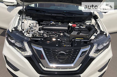 Позашляховик / Кросовер Nissan Rogue 2016 в 