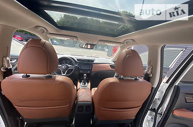 Позашляховик / Кросовер Nissan Rogue 2016 в 