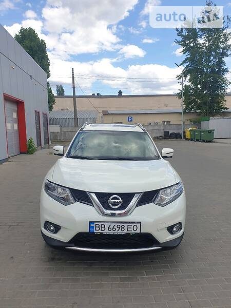 Позашляховик / Кросовер Nissan Rogue 2015 в Києві