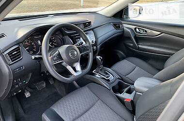 Позашляховик / Кросовер Nissan Rogue 2016 в 