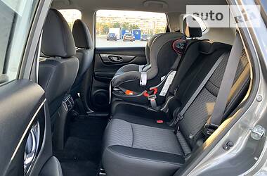 Позашляховик / Кросовер Nissan Rogue 2016 в 