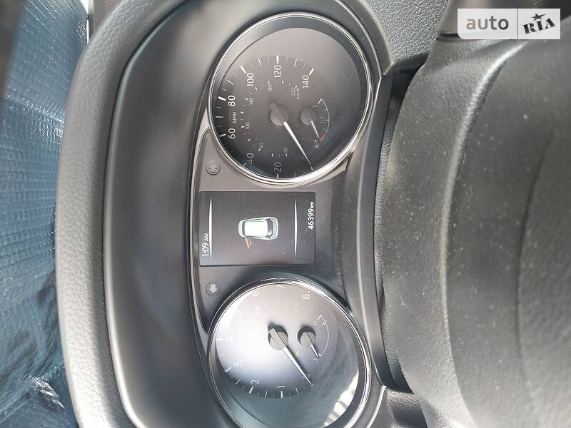 Внедорожник / Кроссовер Nissan Rogue 2016 в Полтаве