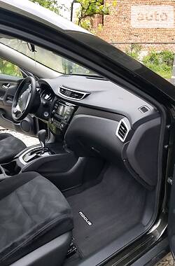 Внедорожник / Кроссовер Nissan Rogue 2015 в 