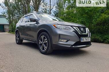 Внедорожник / Кроссовер Nissan Rogue 2017 в Николаеве