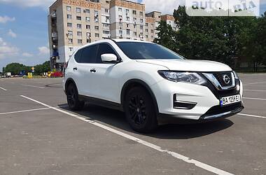 Внедорожник / Кроссовер Nissan Rogue 2016 в Кропивницком