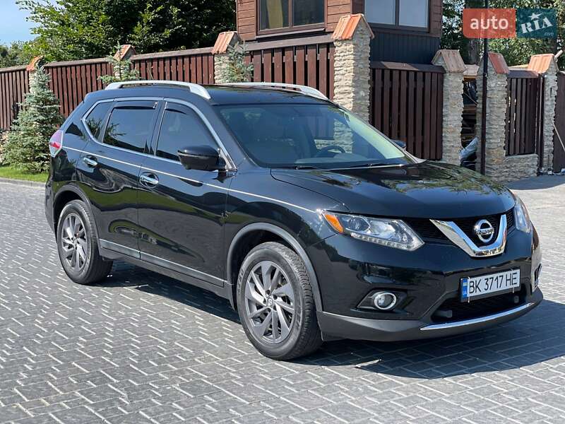 Внедорожник / Кроссовер Nissan Rogue 2015 в Вараше