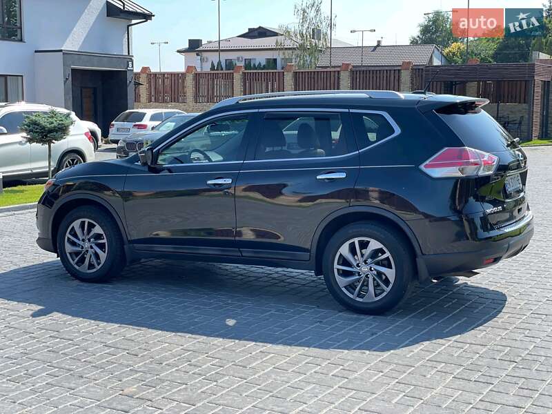 Внедорожник / Кроссовер Nissan Rogue 2015 в Вараше