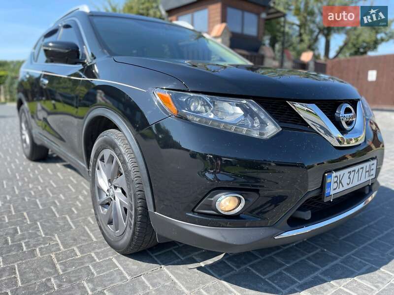 Внедорожник / Кроссовер Nissan Rogue 2015 в Вараше