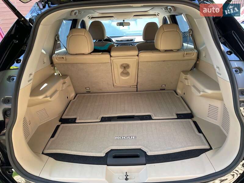 Внедорожник / Кроссовер Nissan Rogue 2015 в Вараше