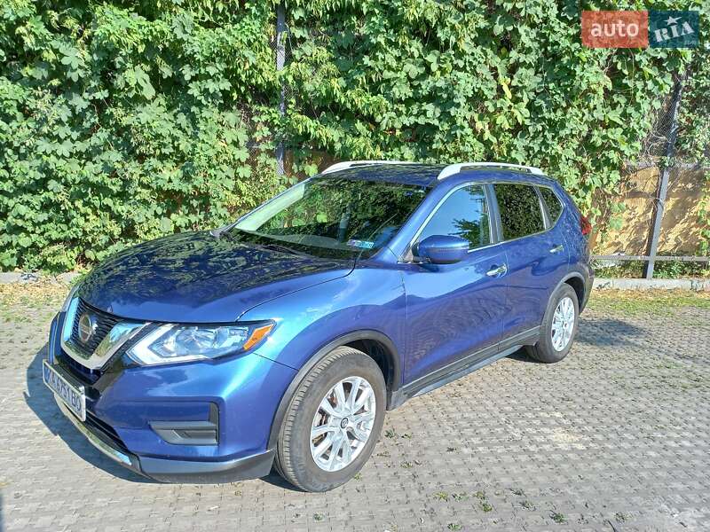 Внедорожник / Кроссовер Nissan Rogue 2017 в Киеве