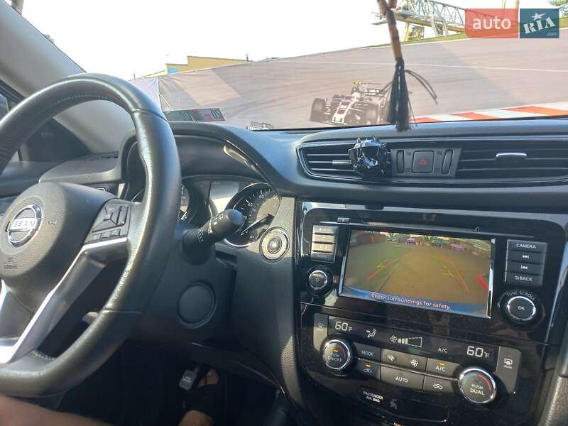 Внедорожник / Кроссовер Nissan Rogue 2017 в Киеве