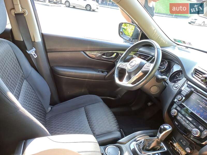 Внедорожник / Кроссовер Nissan Rogue 2017 в Киеве