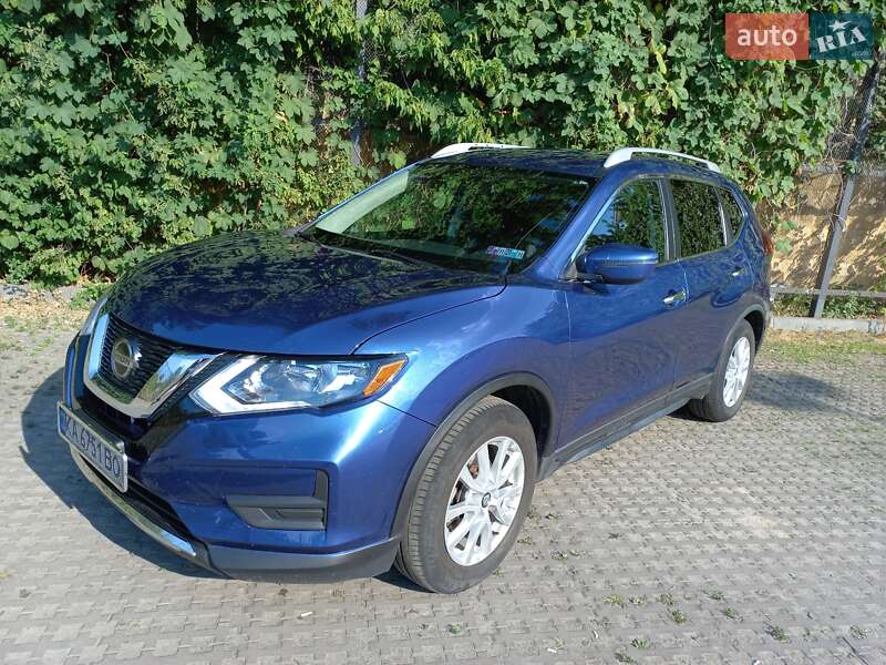 Внедорожник / Кроссовер Nissan Rogue 2017 в Киеве