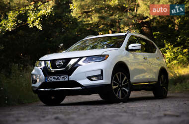 Позашляховик / Кросовер Nissan Rogue 2016 в Львові