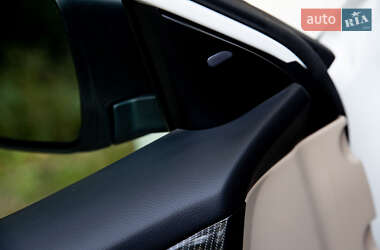 Позашляховик / Кросовер Nissan Rogue 2016 в Львові