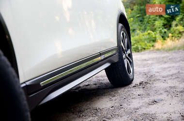 Позашляховик / Кросовер Nissan Rogue 2016 в Львові