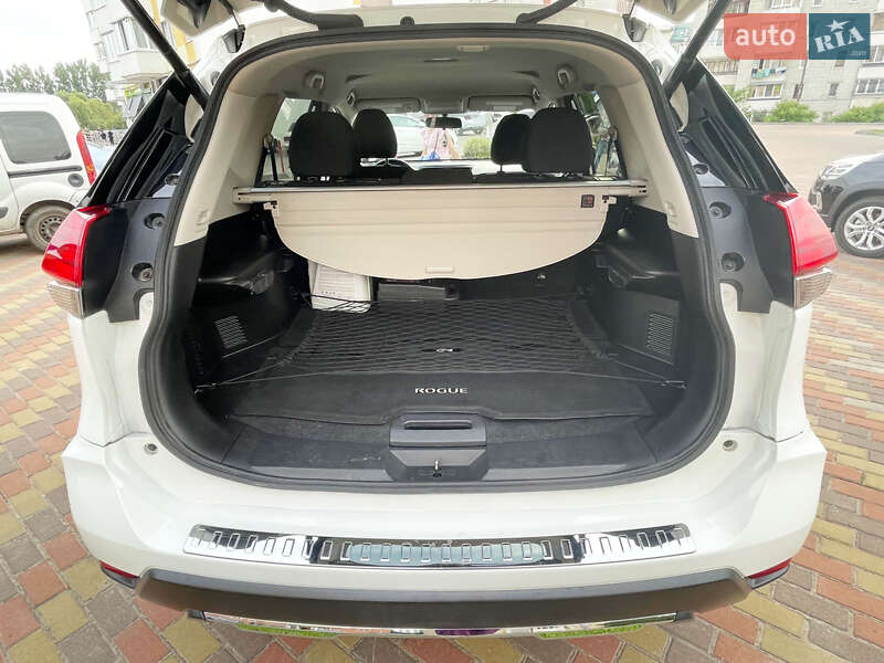 Позашляховик / Кросовер Nissan Rogue 2016 в Львові