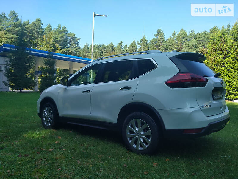 Внедорожник / Кроссовер Nissan Rogue 2017 в Львове