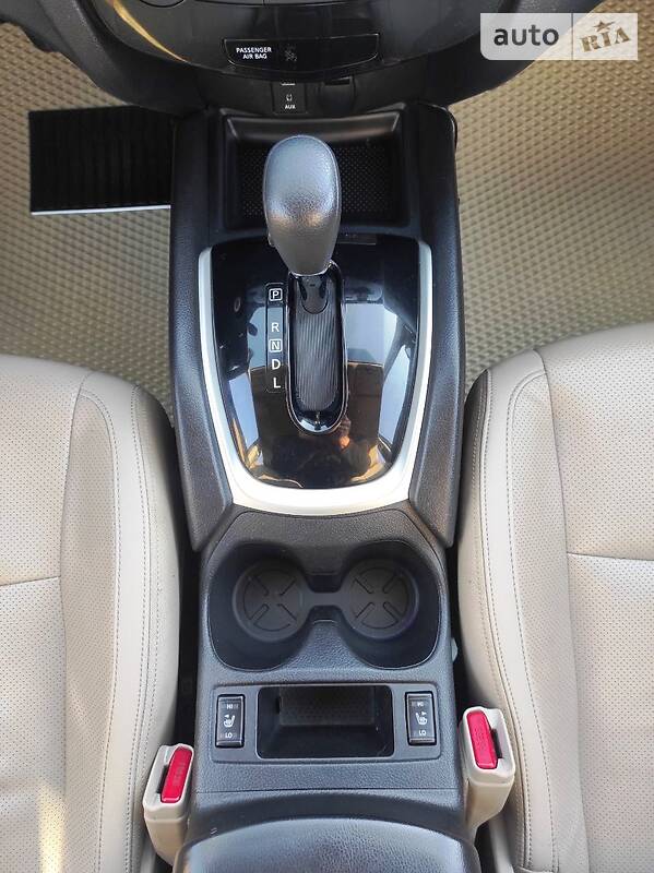 Позашляховик / Кросовер Nissan Rogue 2014 в Рівному