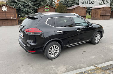 Внедорожник / Кроссовер Nissan Rogue 2017 в Шепетовке
