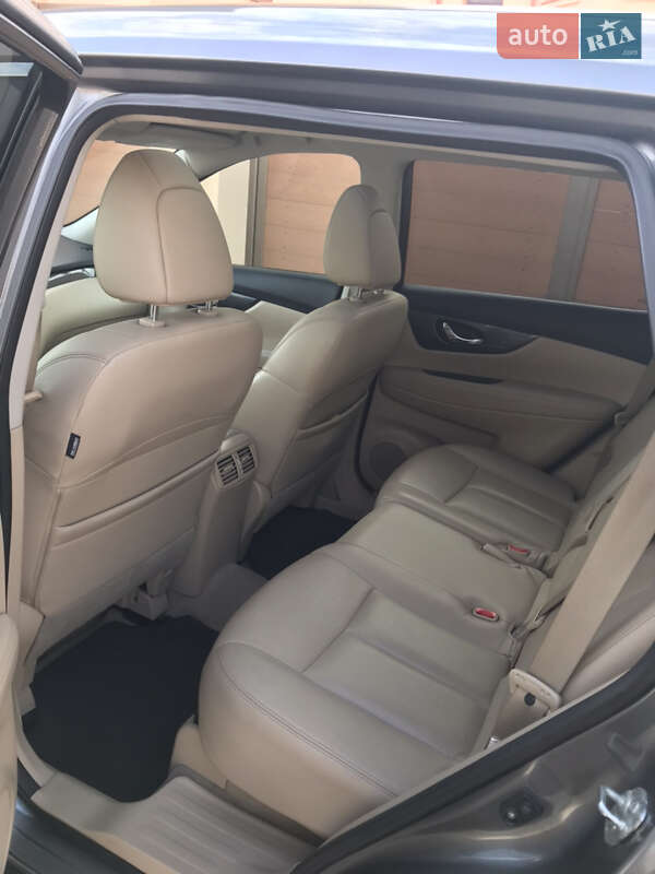 Позашляховик / Кросовер Nissan Rogue 2015 в Одесі