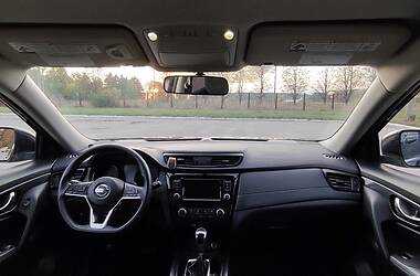 Внедорожник / Кроссовер Nissan Rogue 2017 в 