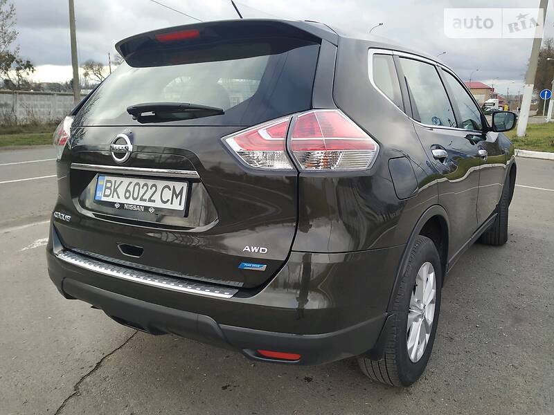 Позашляховик / Кросовер Nissan Rogue 2014 в Рівному
