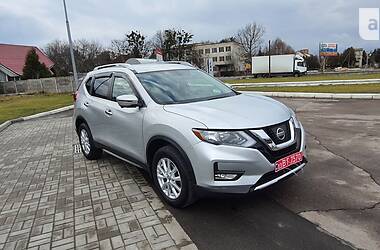 Внедорожник / Кроссовер Nissan Rogue 2017 в Луцке