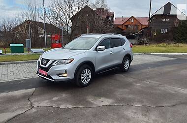 Внедорожник / Кроссовер Nissan Rogue 2017 в Луцке